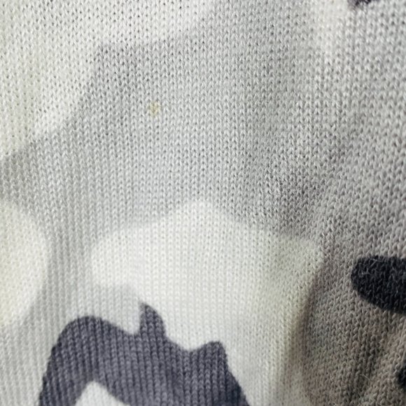 Evereve Jamison Open Back Camo Sweater - Picture 7 of 8